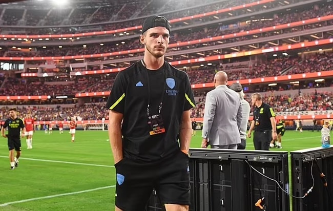 Mikel Arteta is handed a TRIPLE scare with Declan Rice, Oleksandr Zinchenko and Folarin Balogun all nursing injury concerns - Bóng Đá