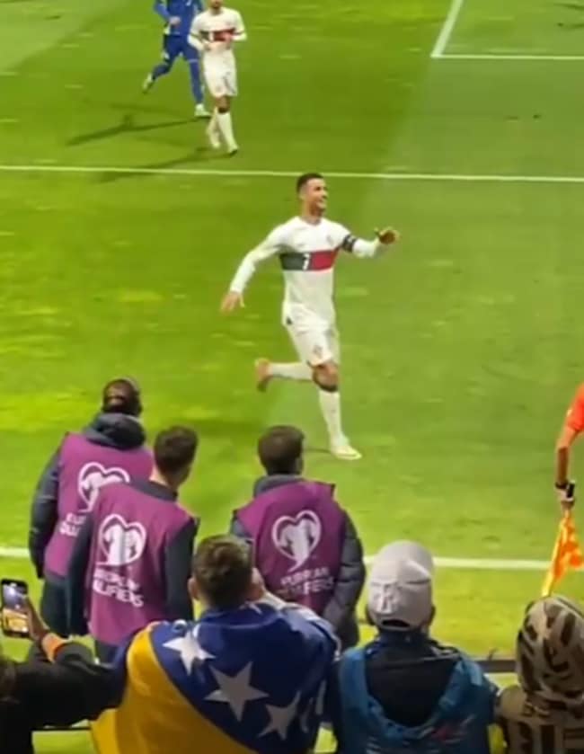 Shocking moment furious Cristiano Ronaldo is hurt by pitch invader trying to take selfie during Portugal clash - Bóng Đá