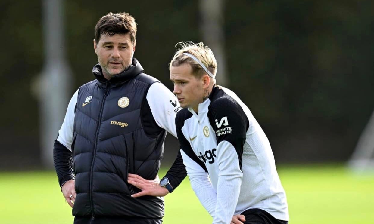 Pochettino xỏ háng học trò khiến Enzo trầm trồ trên sân tập Chelsea - Bóng Đá