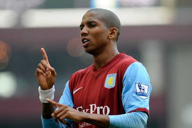 Ashley Young is closing in on a return to Villa - Bóng Đá