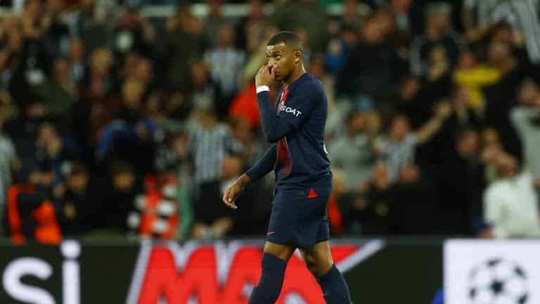 Quá bất lực! Mbappe không kịp hoàn hồn trước Newcastle - Bóng Đá