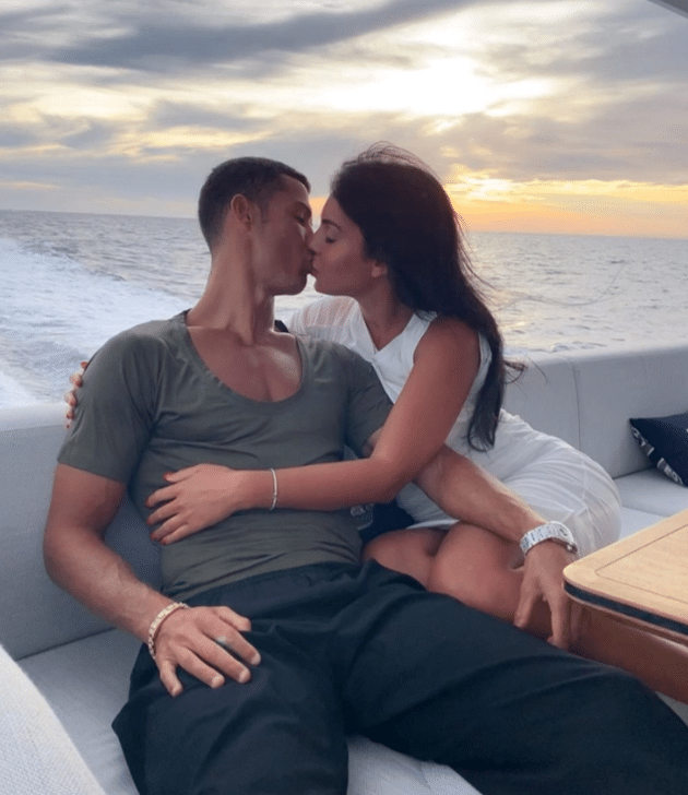 Georgina Rodriguez’s most popular Instagram posts including loved-up photos with Cristiano Ronaldo - Bóng Đá