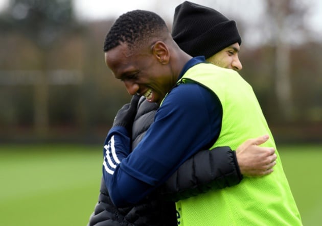 Raul Jimenez sees Wolves team-mates for first time since horror fractured skull as striker visits training ground - Bóng Đá