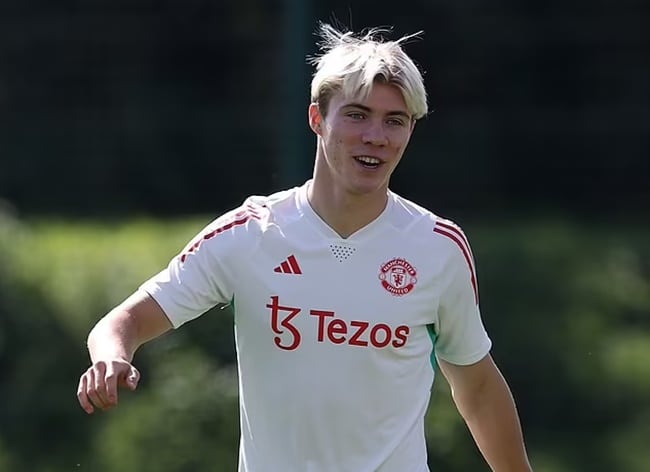 Rasmus Hojlund is fit to START for Man United against Arsenal - Bóng Đá