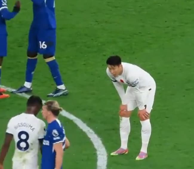 Yves Bissouma refuses to shakes hands with Conor Gallagher - Bóng Đá