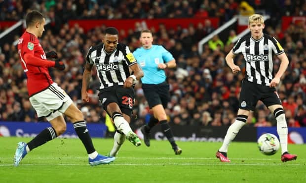 Quá bạc nhược! Man Utd thua 0-3 trận thứ 2 liên tiếp - Bóng Đá