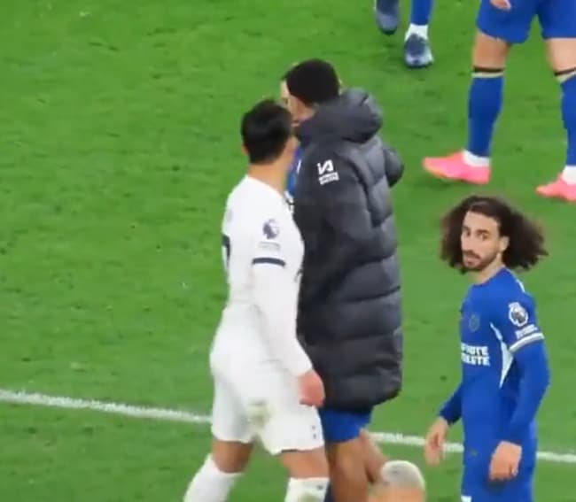 Yves Bissouma refuses to shakes hands with Conor Gallagher - Bóng Đá