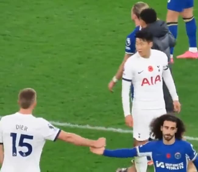 Yves Bissouma refuses to shakes hands with Conor Gallagher - Bóng Đá