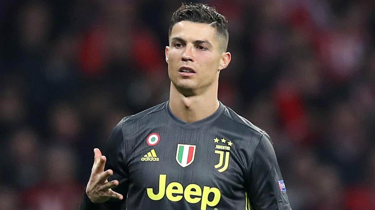 Những kỷ lục đang chờ Ronaldo trong 2020 - Bóng Đá