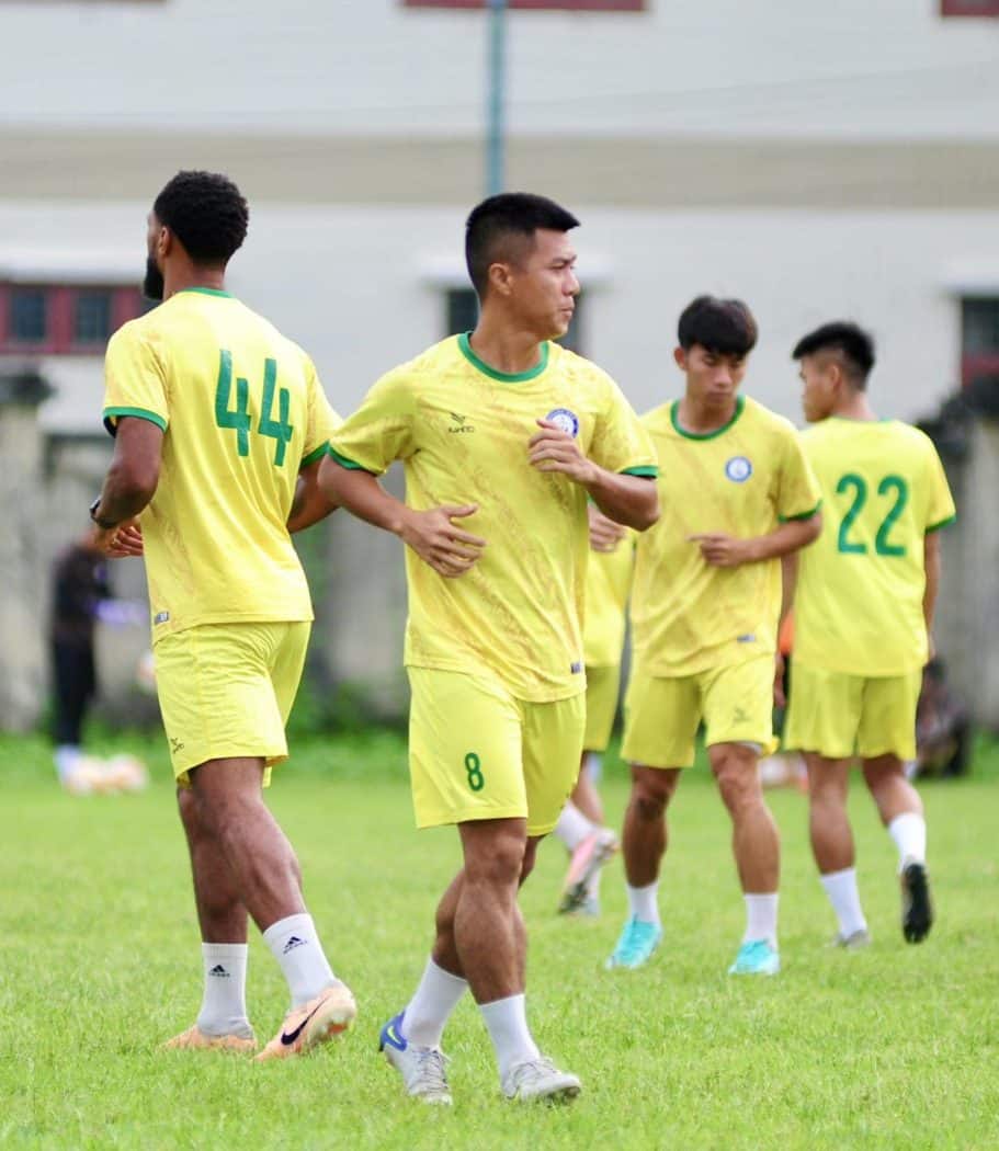 V-League tạm nghỉ, 1 CLB vẫn tập luyện cật lực - Bóng Đá