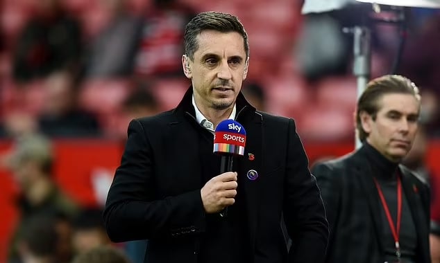 Gary Neville says Newcastle are in ‘better spot’ than Liverpool and Chelsea in top four race - Bóng Đá