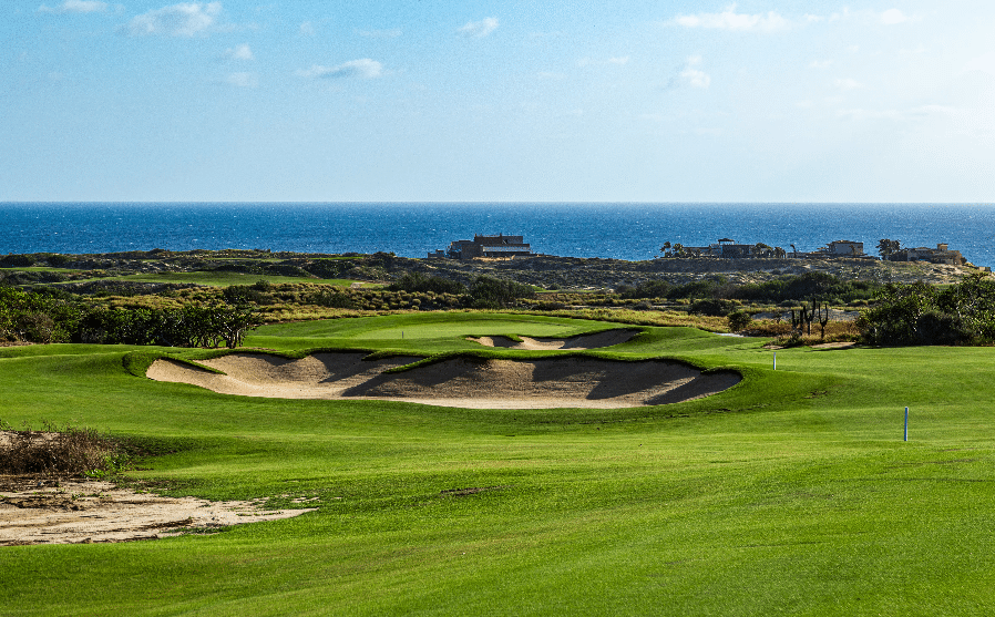 Hố 7 par4 của sân El Cardonal nhìn ra biển. Ảnh: PGA Tour