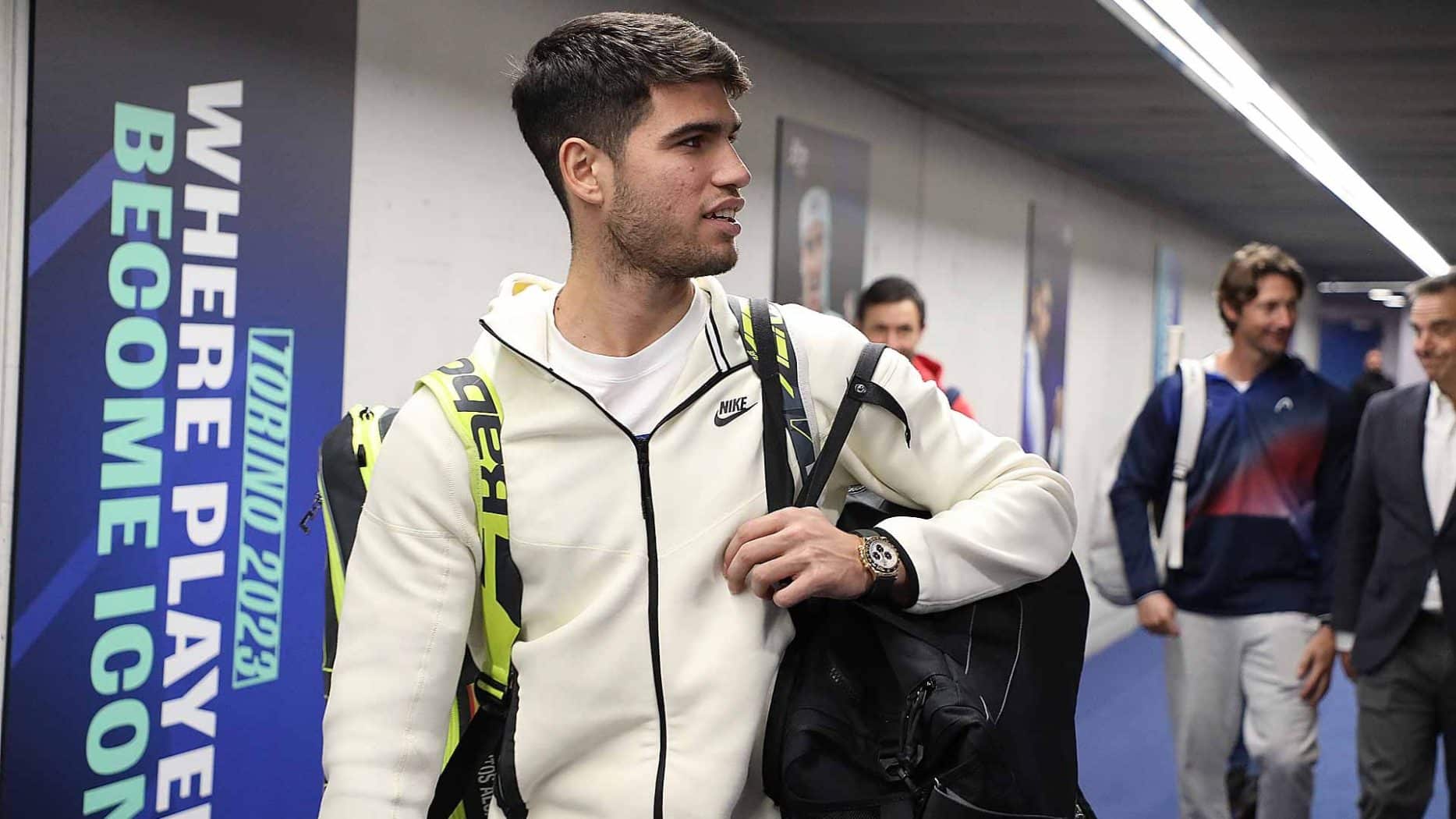 Alcaraz (trắng) trong lần đầu dự ATP Finals tại Turin, Italy. Ảnh: ATP