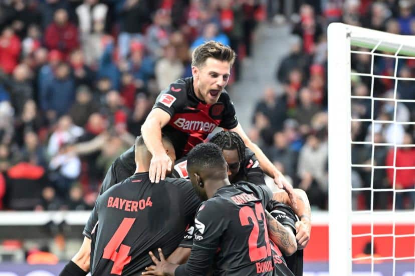 Hai nửa đối nghịch ở Bundesliga - Bóng Đá