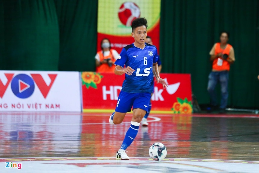 Dàn tuyển thủ futsal Việt Nam bất lực trước CLB Sài Gòn - Bóng Đá