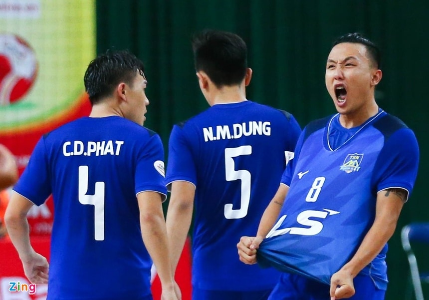 Dàn tuyển thủ futsal Việt Nam bất lực trước CLB Sài Gòn - Bóng Đá