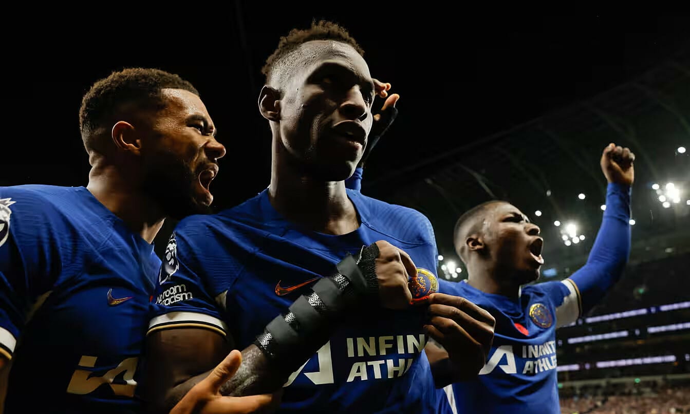 Cầu thủ Chelsea mừng bàn của Jackson (giữa) vào lưới chủ nhà trên sân Tottenham Hotspur, thành phố London, vòng 11 Ngoại hạng Anh tối 6/11/2023. Ảnh: Reuters