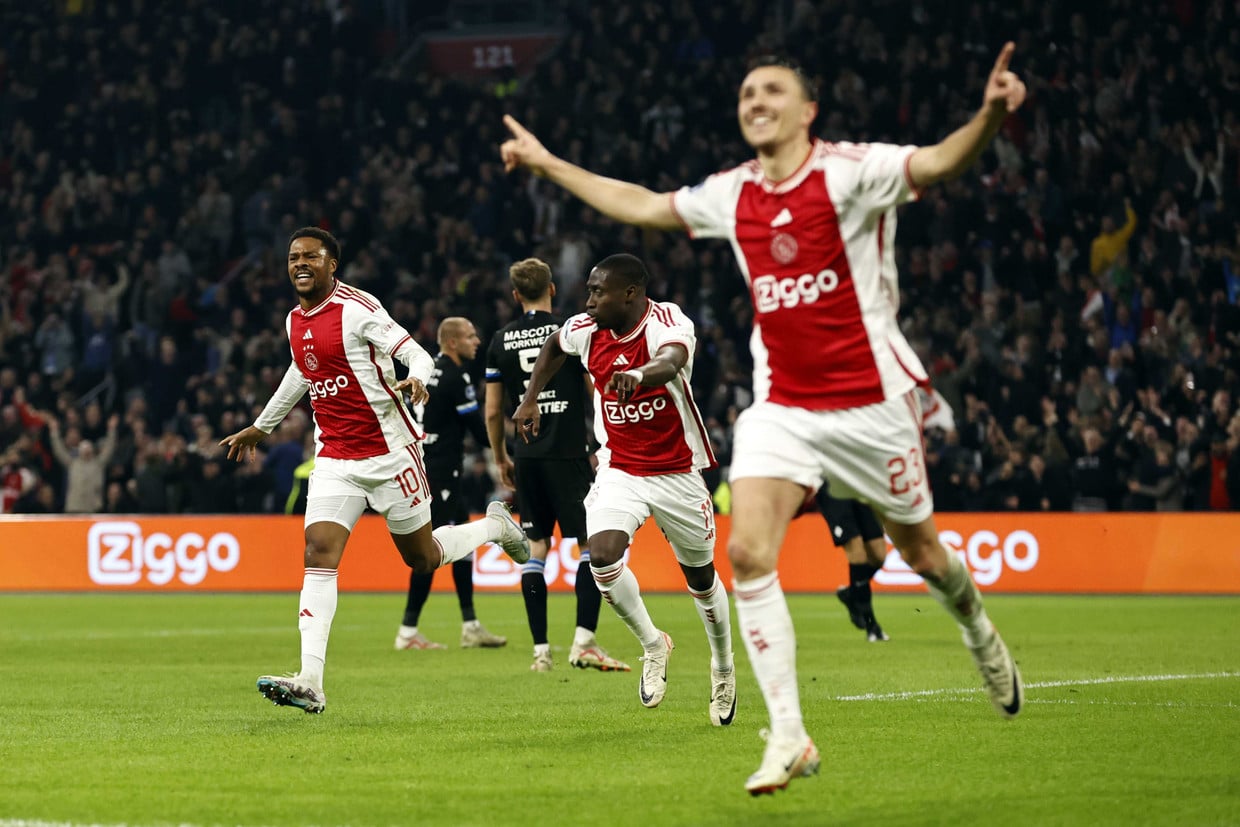 Ajax hồi sinh mạnh mẽ, một bước nhảy vọt - Bóng Đá