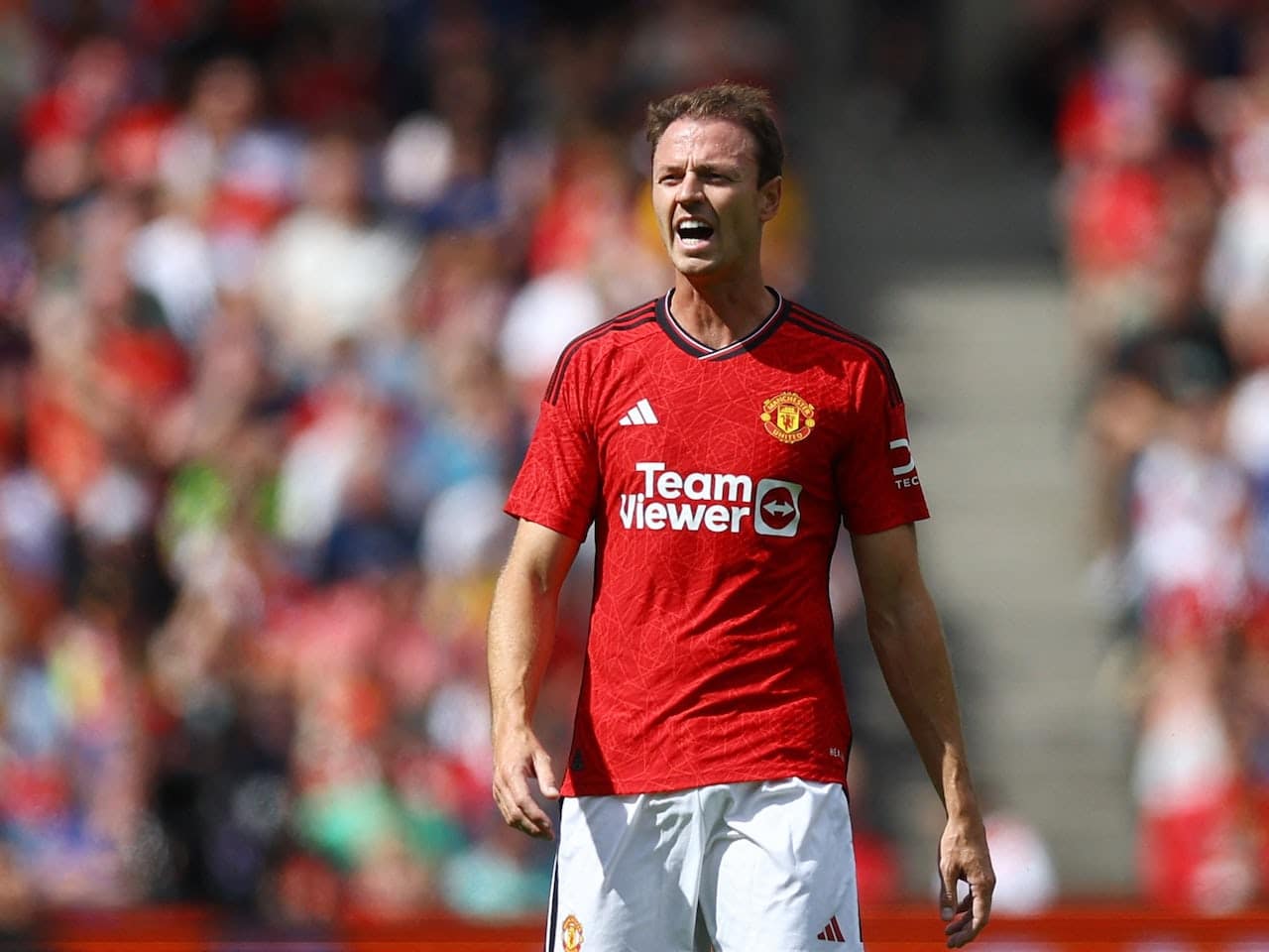 Man Utd decide stance on permanent Jonny Evans transfer after star