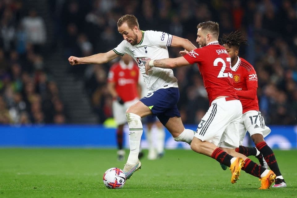 Kane tới Bayern là đòn đau cho MU - Bóng Đá