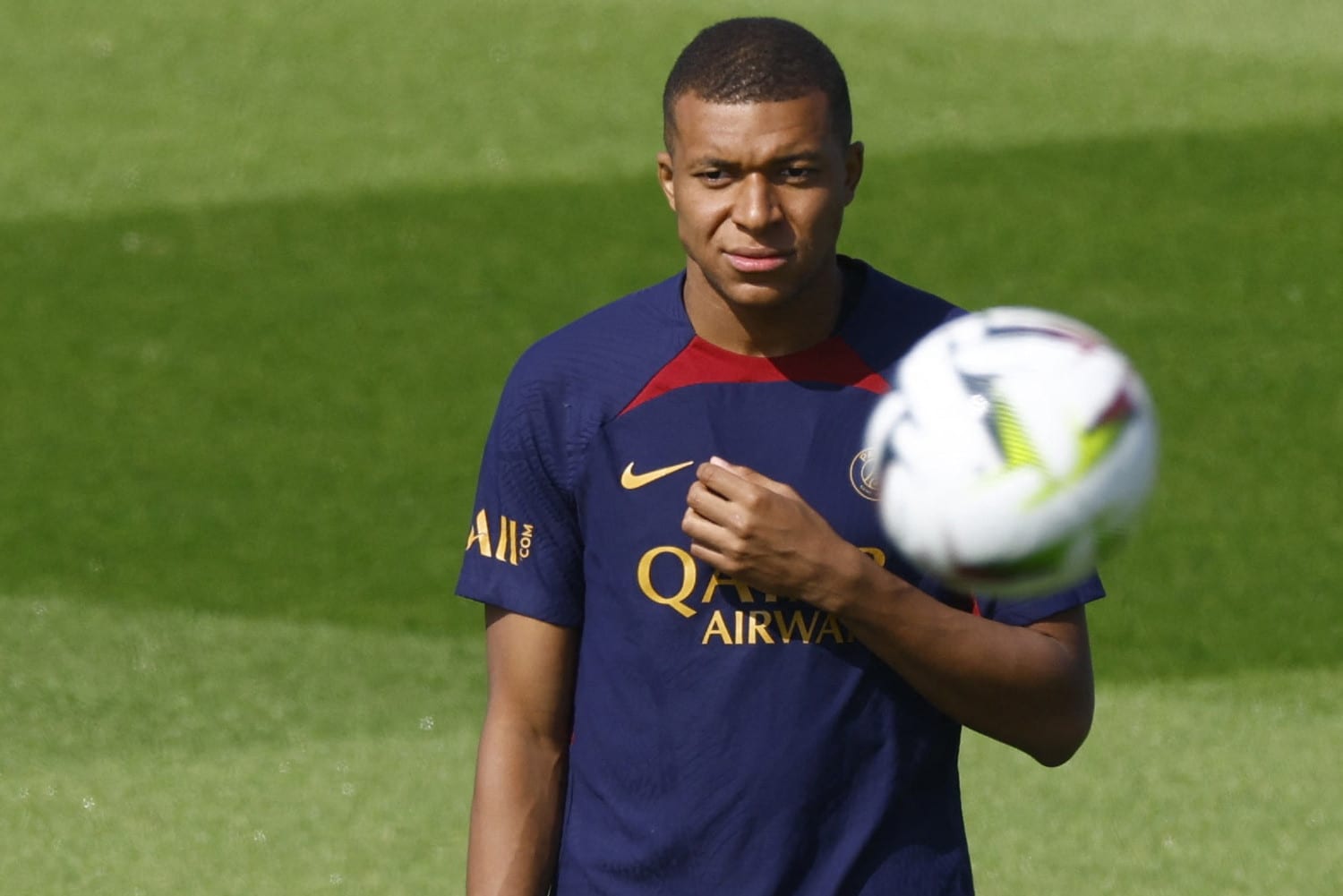 Mbappe bị gạt bỏ: Đòn trừng phạt của PSG - Bóng Đá