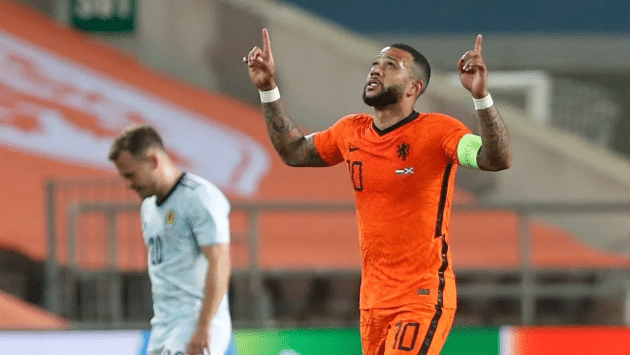 Barcelona have the option to extend Memphis Depay