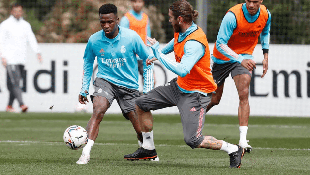 Sergio Ramos returns to training with the group and opens debate ahead of Chelsea clash - Bóng Đá